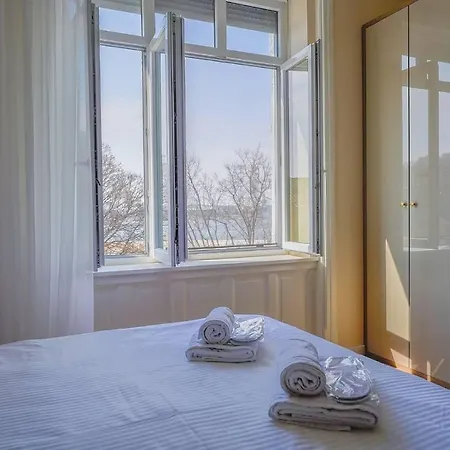 Grand Munz Lägenhet Pula